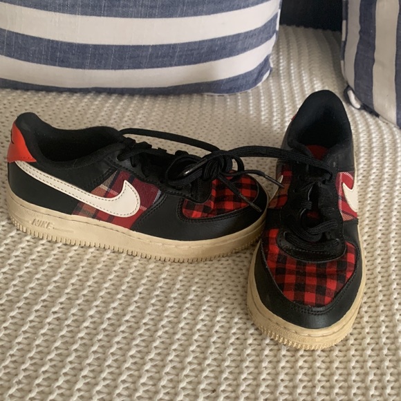 Nike shoes sneakers - Picture 2 of 4